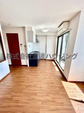 ノルデンハイム江坂の居間・リビング