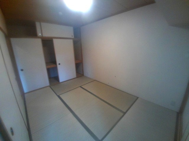 プラザハイツ二ツ屋A棟の和室