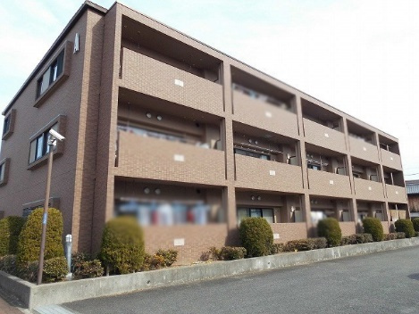 プラザハイツ二ツ屋A棟の外観