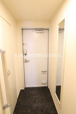 クレイノサードTの玄関