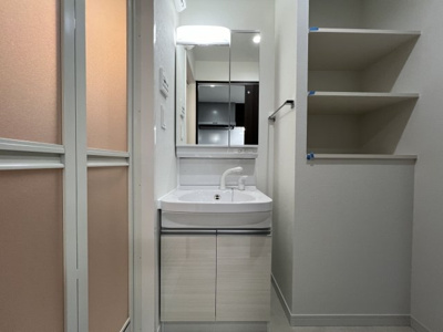 【独立洗面台】 | LIBTH香椎駅前 | 別号室の写真になります。現況優先。