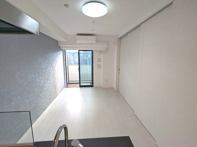 ルジュール神田須田町の設備|リビングと洋室にエアコンと照明付きです