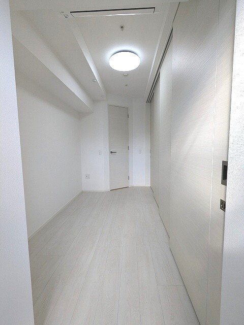 ルジュール神田須田町の設備|リビングと洋室にエアコンと照明付きです