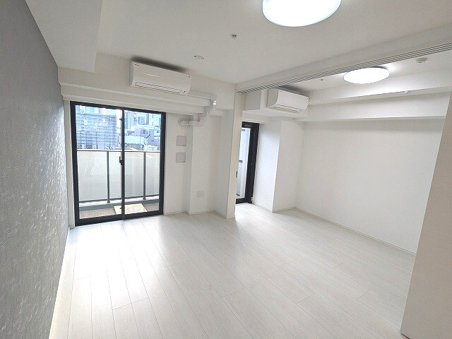 ルジュール神田須田町の設備|リビングと洋室にエアコンと照明付きです