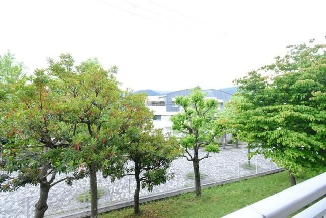 ＵＲ東山台ハイツ　205号棟の展望