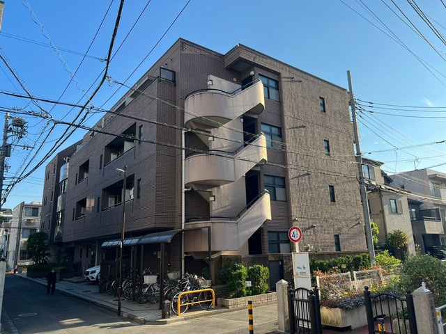 パークアヴェニュー新宿西の外観