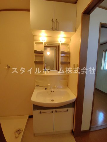 メゾンKの洗面所|脱衣スペースもあります