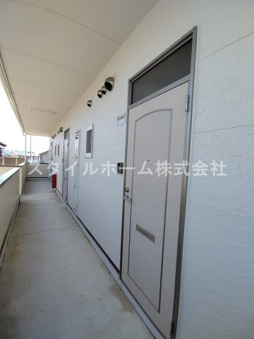 メゾンKの玄関|収納もある玄関です