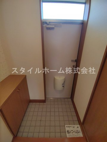 メゾンKの玄関|明るい玄関です