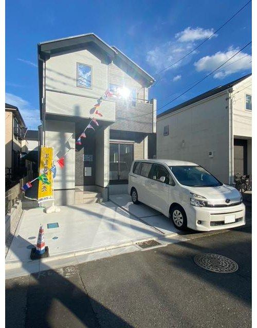 川越市大字砂新田の新築一戸建の外観|◇外観◇　
2024年6月撮影　
カースペース並列2台分、4LDK＋WICのゆとりの新築一戸建てです。
資料請求や内覧など、お気軽にお問い合わせください。