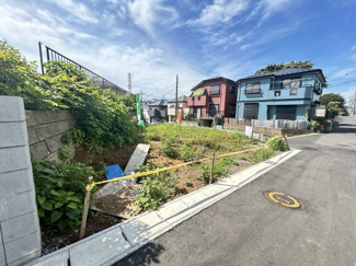 【前面道路含む現地写真】 | 忙しく過ぎゆく日常を置き去るほど、ゆったりした時間が流れる住環境♪