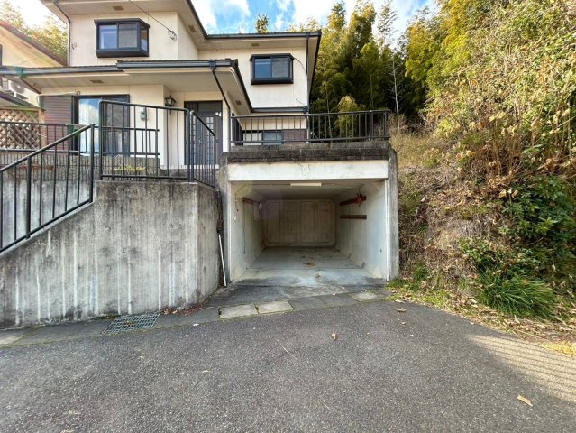 野洲市大篠原　中古戸建ての駐車場