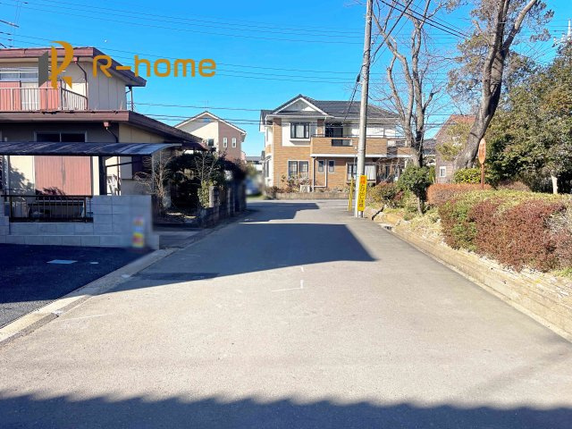 つくば市南中妻第5　新築戸建て　1号棟の前面道路含む現地写真|『今から見たい！』大歓迎です♪
お気軽にＲ－ｈomeまでお問い合わせください。