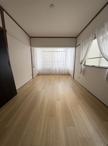 第２栄和ビルの寝室