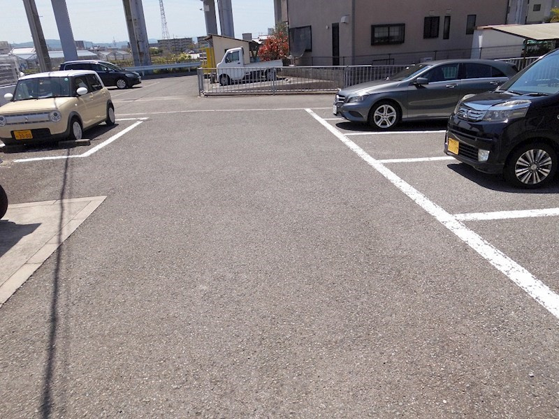 グレイスハイムの駐車場