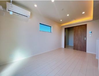 半田市船入町一棟アパートの居間・リビング