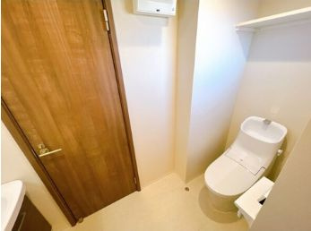 半田市船入町一棟アパートのトイレ