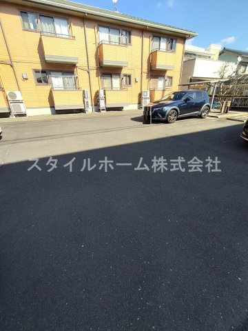 モナリエ野路の駐車場