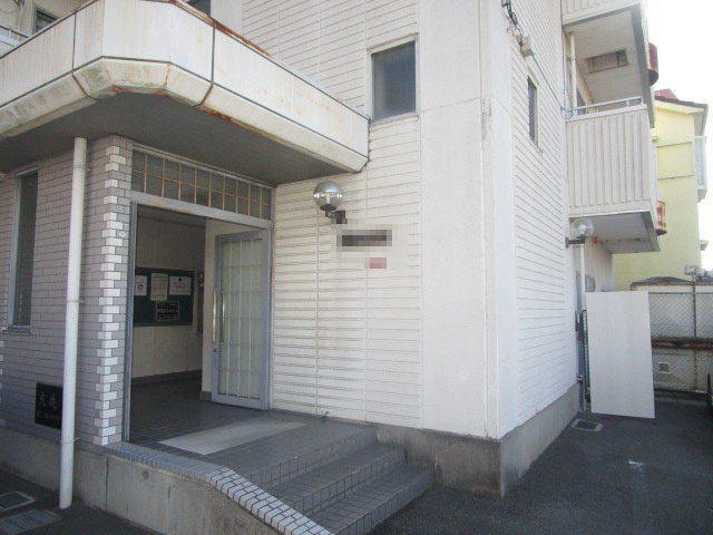 高槻市如是町の一棟マンションの外観