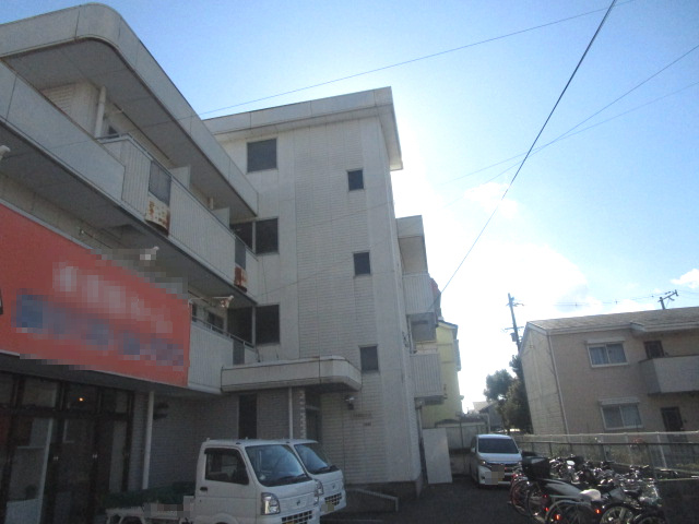 高槻市如是町の一棟マンションの外観