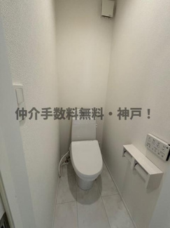 【トイレ】 | 明石市東朝霧丘　新築戸建　仲介手数料無料！ | 清潔感のあるトイレです