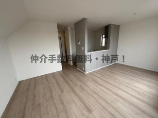 【居間・リビング】 | 明石市東朝霧丘　新築戸建　仲介手数料無料！ | リビングです