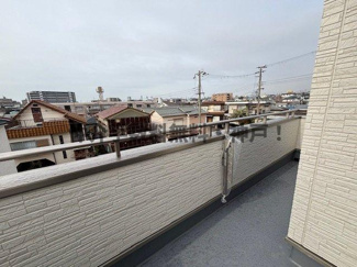 【バルコニー】 | 明石市東朝霧丘　新築戸建　仲介手数料無料！ | 外からの目が気にならないバルコニーで洗濯物が干せます