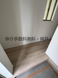 【玄関】 | 明石市東朝霧丘　新築戸建　仲介手数料無料！ | 落ち着いた玄関です