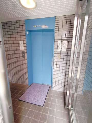 青木ビルのエントランス|エントランス