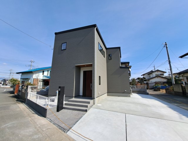 新築　前橋市下新田町の外観|現地写真　角地なので車の出入りもラクラクです！日当たりも良好♪