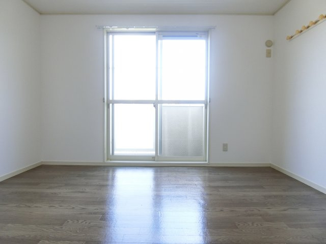 サンハイツ錦織の洋室