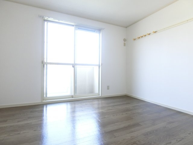 サンハイツ錦織の洋室