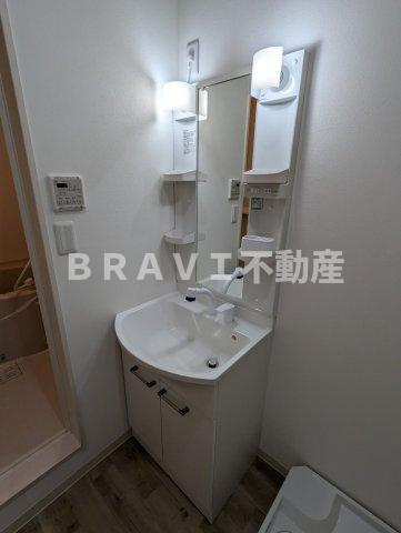 フジパレス城東東中浜Ⅲ番館 BRAVI不動産の独立洗面台