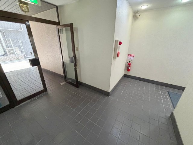 中村マンションのロビー