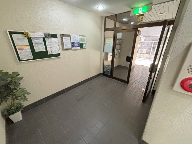 中村マンションのロビー