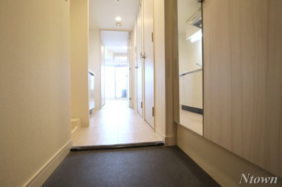 【玄関】 | プレサンス上前津リラシス | 収納もある玄関です