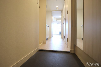 【玄関】 | プレサンス上前津リラシス | 明るい玄関です