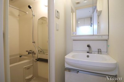 【洗面所】 | プレサンス上前津リラシス | 明るい洗面所です