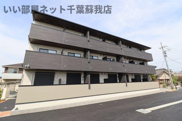 メゾンドールの外観|明るい洋室です