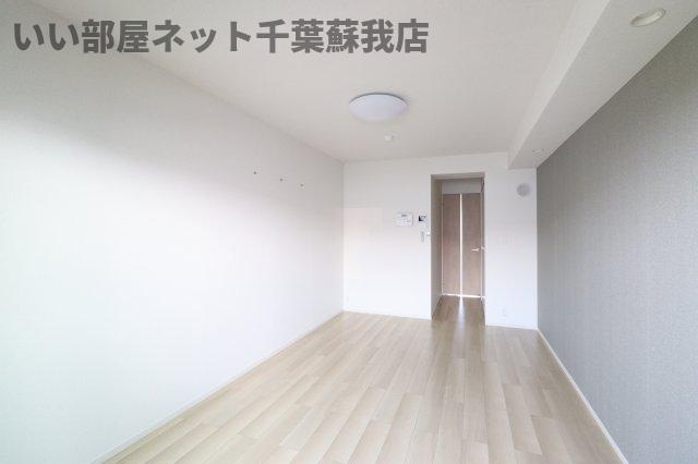 メゾンドールの寝室|開放的な寝室です