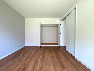 南円明寺ヶ丘団地16棟の洋室