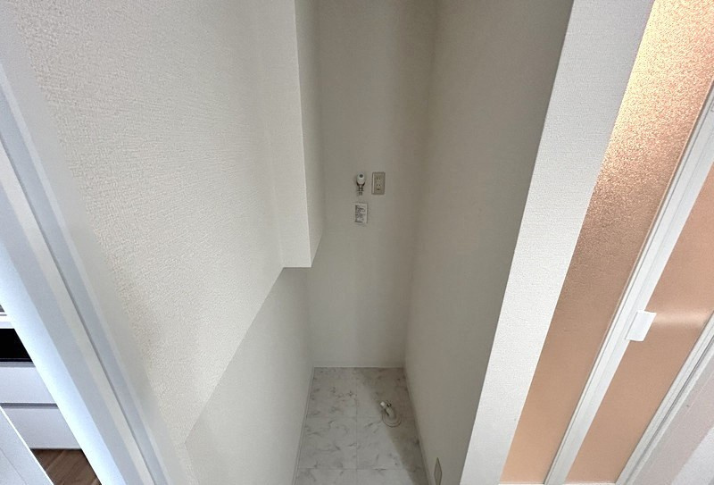 南円明寺ヶ丘団地16棟のランドリースペース