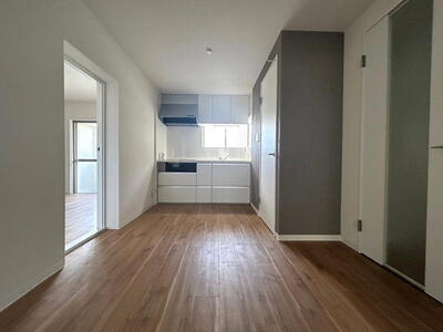 南円明寺ヶ丘団地16棟の居間・リビング