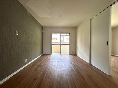 南円明寺ヶ丘団地16棟の洋室