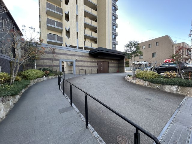 セレンシオ櫛原町のエントランス
