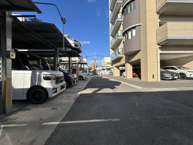 セレンシオ櫛原町の駐車場