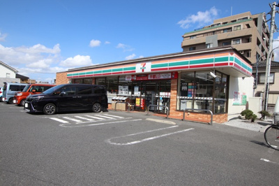 セブンイレブン草加吉町１丁目店まで400ｍ