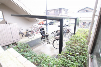 屋根付駐輪場