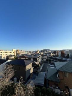 【展望】 | 前面はさえぎる高層ビルもなく、美しい青空の眺望が広がります