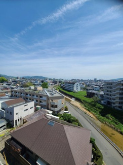 【展望】 | 前面はさえぎる高層ビルもなく、美しい青空の眺望が広がります